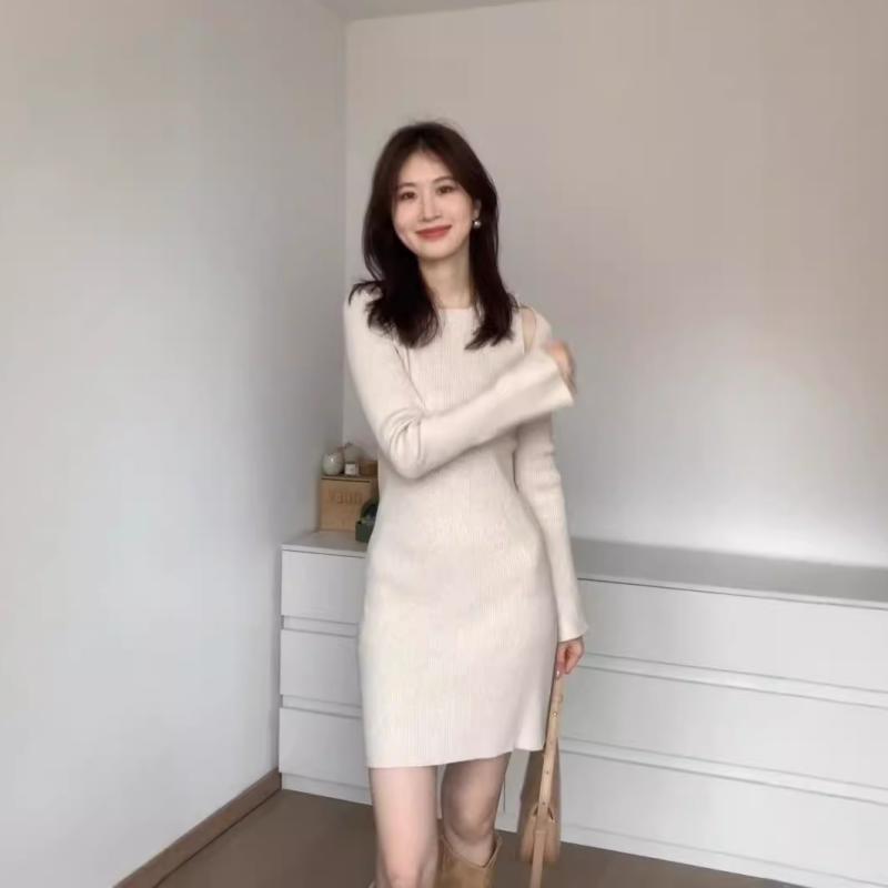 ワンピース レディース 秋 ニット 長袖 ミニ丈 タイト スリム 無地 高見え かわいい きれいめ 韓国風 ファッション 通勤 デート 米白