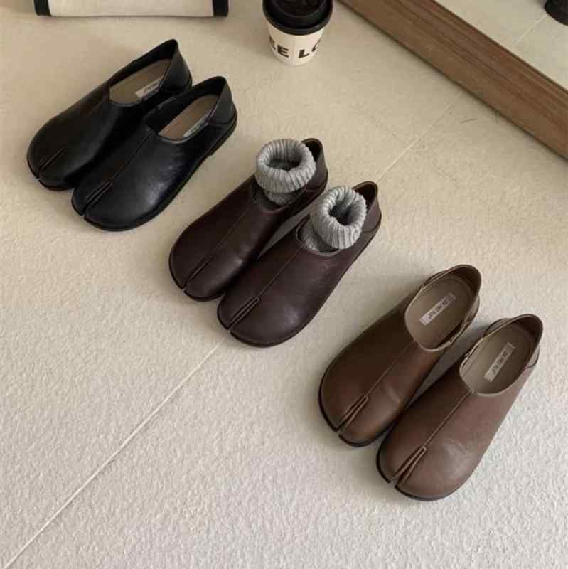 靴 レディース フラット ローヒール ラウンドトゥ 足袋 シューズ 豚足型 パンプス ぺたんこ靴 スリッポン 超繊維 婦人靴 韓国風 かわいい 歩きやすい 履きやすい 普段使い 通勤 カフェ色 黒色 茶色