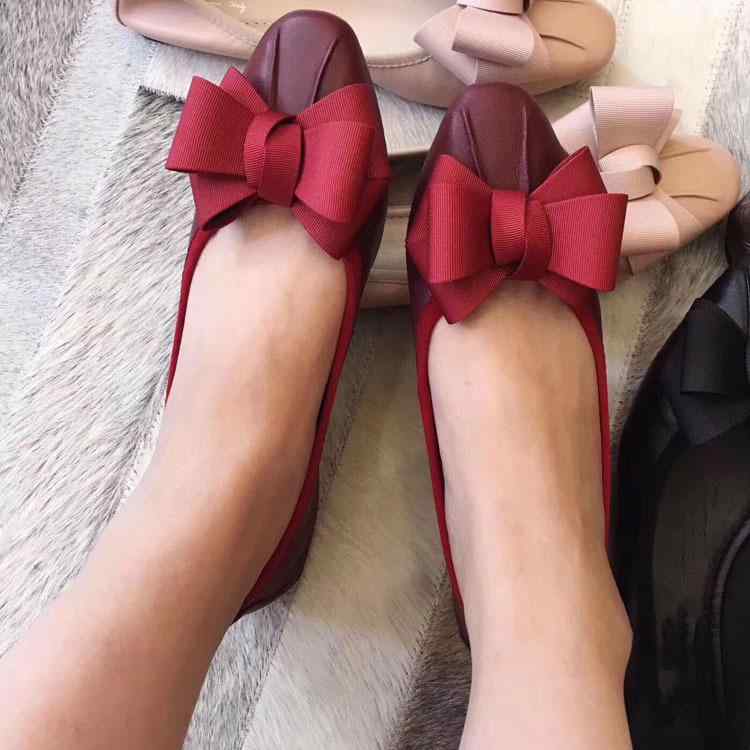 靴 フラットシューズ レディース 妊婦 ぺたんこ靴 羊革 ローファー スリッポン ラウンドトゥ モカシン ドライビングシューズ 柔らかい 歩きやすい 痛くない 花柄 春夏 秋冬 赤 黒 青 ピンク シルバー 35 36 37 38 39 40 41 8,149円
