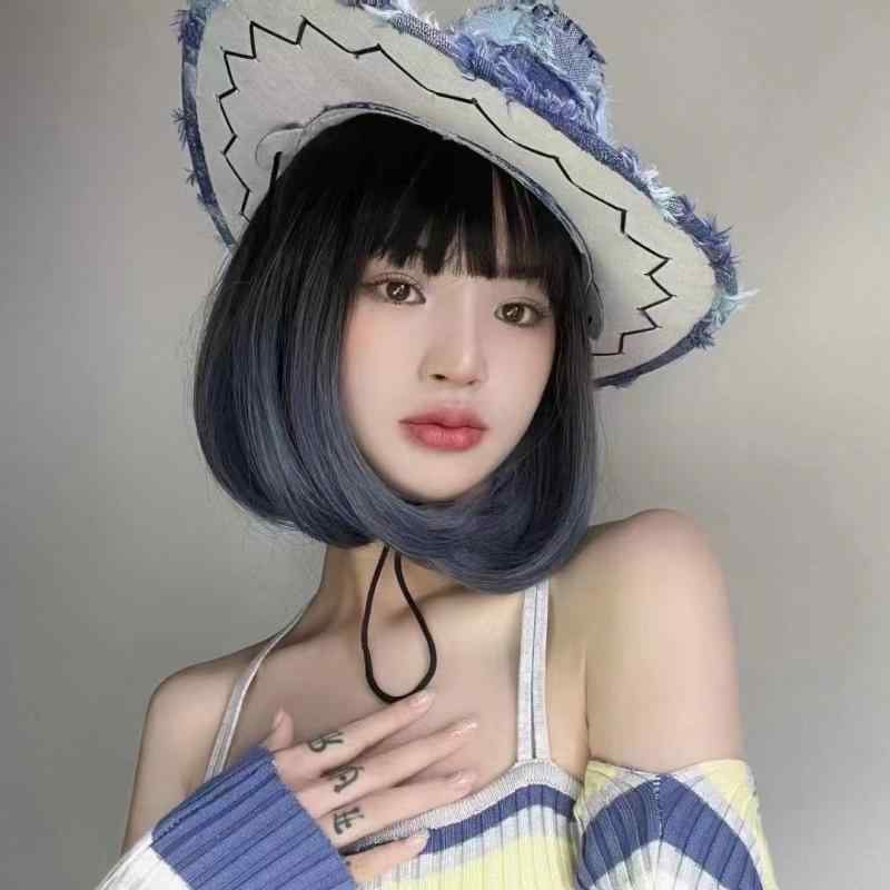 ウィッグ レディース ショート 前髪 ぱっつん ボブ 婦人 女性用 かつら フルウィッグ 耐熱 高温絲 小顔 自然 かわいい コスプレ 普段使い グレー 灰 霧 藍色