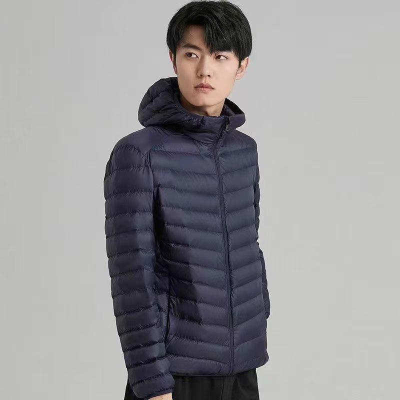 ダウンジャケット メンズ 男性用 秋冬 立襟 フード付き ショート丈 カジュアル 軽量 防寒 アウター ジャンパー ブルゾン ポリエステル 大?