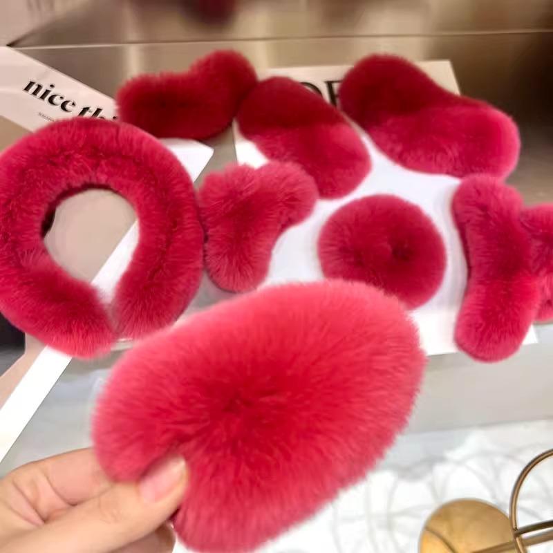 ヘアアクセサリー レディース ストロベリーカラー ふわふわ ヘアクリップ バレッタ 秋冬 韓国風 かわいい 大きめ 小さめ ヘアアレンジ