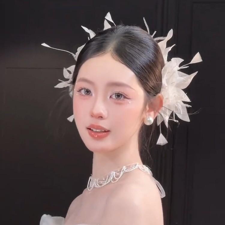 ヘアアクセサリー レディース ブライダル 羽根 フラワー ヘッドドレス 森ガール ウェディング 花嫁 髪飾り ヘアピン フォーマル パーティー ドレス 和装 浴衣 上品 かわいい 4,367円