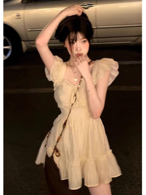 ワンピース レディース 春夏 フレンチガーリー Aライン ミニワンピース 小柄 半袖 スクエアネック ウエストシェイプ フェミニン かわいい ポリエステル 杏色