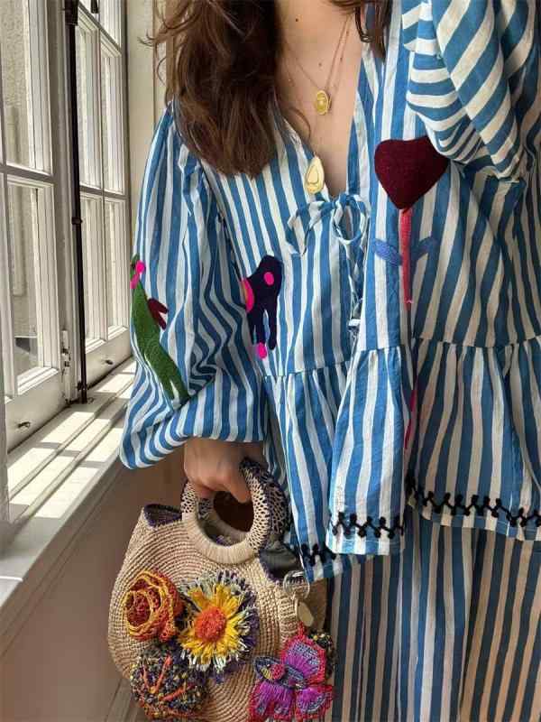 シャツ レディース ブルー系 ストライプ柄 コットン Vネック 刺繍 長袖 トップス リゾート 私服名媛 上品 エレガント 刺しゅう|Tanzan