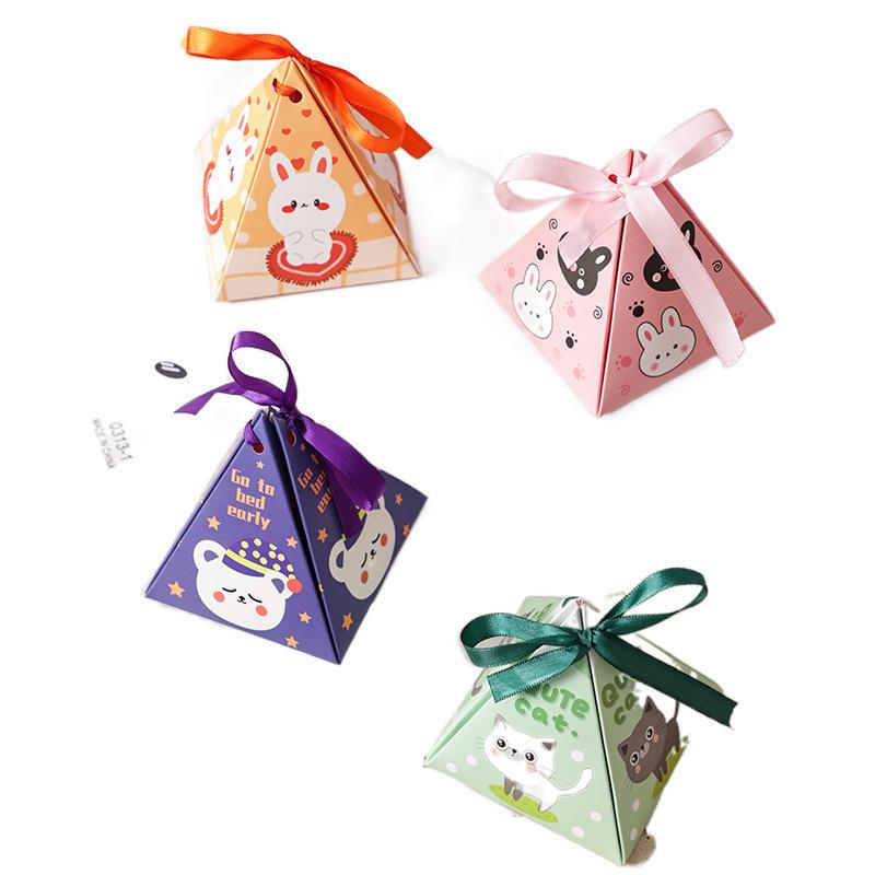 ギフトボックス 子供用 黒白小兔 愛心小兔 かわいい小猫 ?安小熊 お菓子箱 包装箱 三角型 誕生日 贈り物 リボン付き