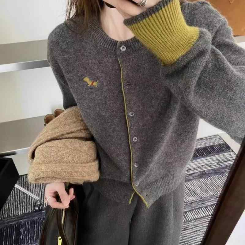 ニットカーディガン レディース 配色袖口 切り替えデザイン 刺・墸入り 犬柄 クルーネック ニットトップス 長袖 灰色 紺色 水色 レモンイエロー ゆったり かわいい 韓国ファッション 秋冬