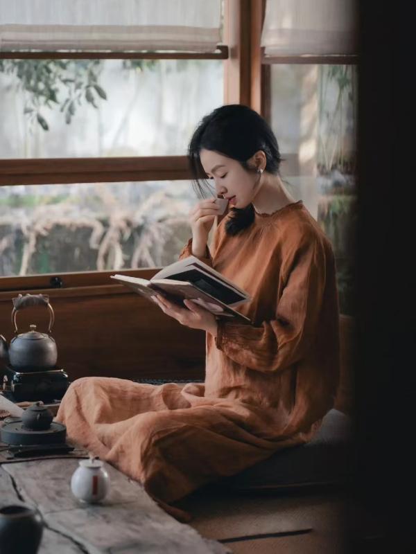 ワンピース レディース 春 長袖 Aライン 亜麻 リネン ゆったり 立ち襟 ギャザー フリル ロング マキシ丈 柿色 きれいめ 上品 かわいい 体型カバー カジュアル｜Tanzan