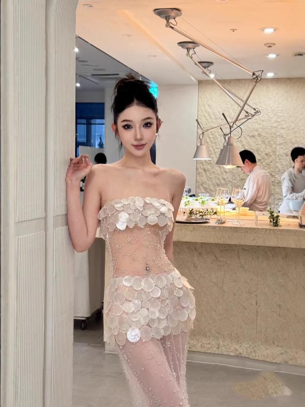 衣装 レディース 飛び切り感 貝殼ひな型 ベアとっ始め フレンチ表現スタイル 窈窕たる 酉の方角目じるし 寄りあい御召しもの 逢魔が時御召しもの 白いこと ポリエステル 刺しゅう ノースリーブ ミニ丈 タイトスカート 2025春夏