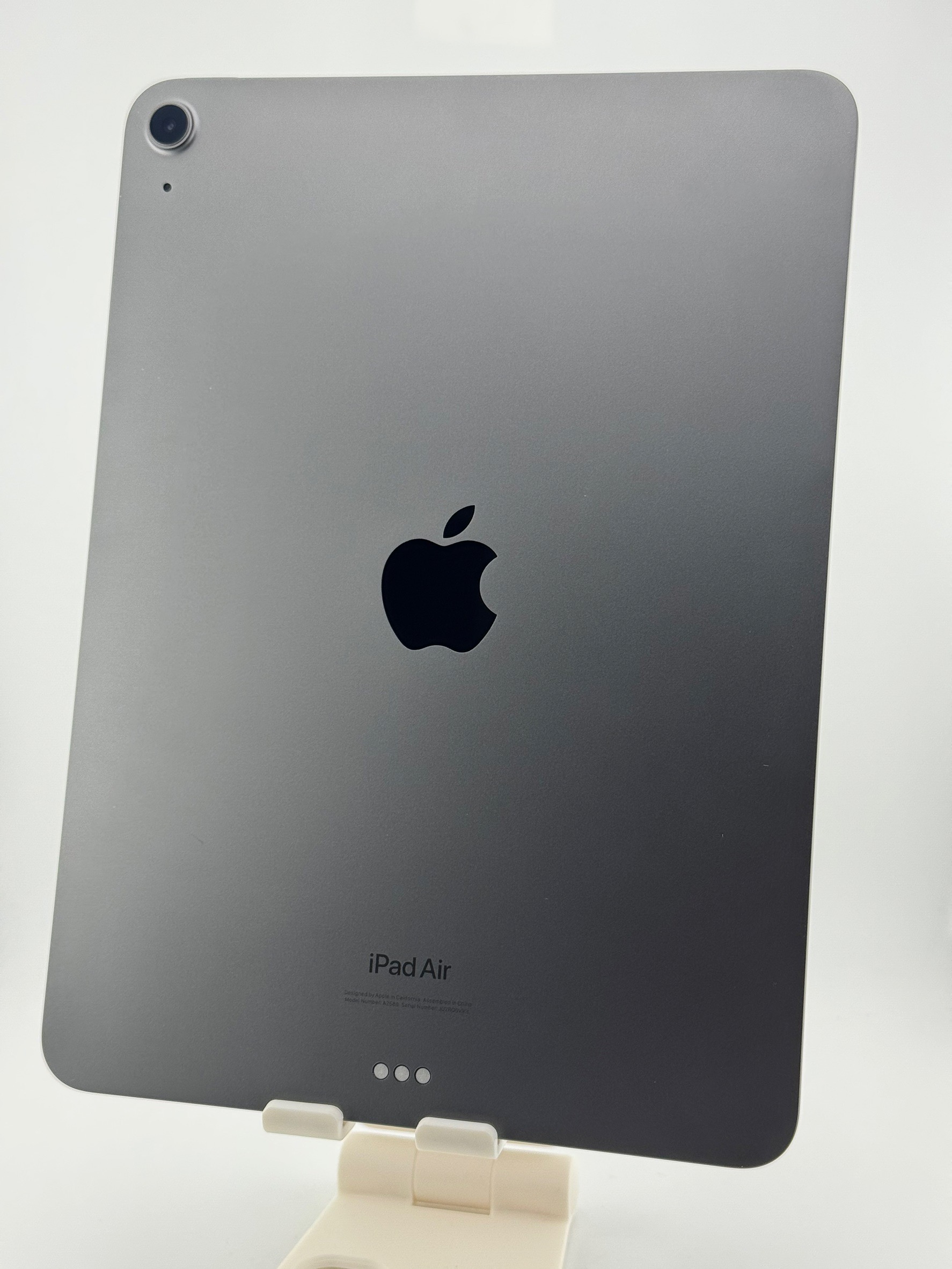 美品 iPad Air 第4世代 バッテリー83% iPad Air4 Air5 Air 11インチ (M2) iPad10 A16 バッテリー