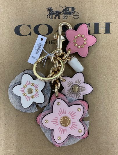 残りわずか 楽天市場 コーチ Coach ワイルドフラワー クラスター バッグ チャーム キーリング キーホルダー ピンク 花 レザー 日本在庫 即発送 達人のギフト屋さん コンビニ受取対応商品 Www Vishakhasodha Com