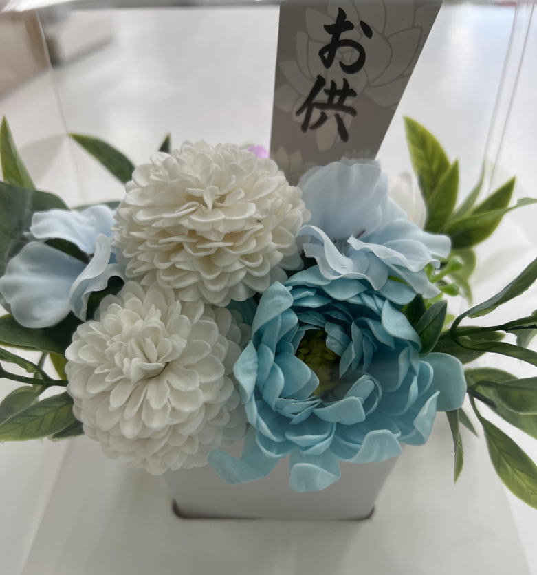 市場 シャボンフラワー ソープフラワー 仏花 ご進物 青 花器付き S 130 Bl 水色 花 ブルー系 ギフト 御供 市場 シャボンフラワー ソープフラワー 仏花 ご進物 青 花器付き S 130 Bl 水色 花 ブルー系 ギフト 御供