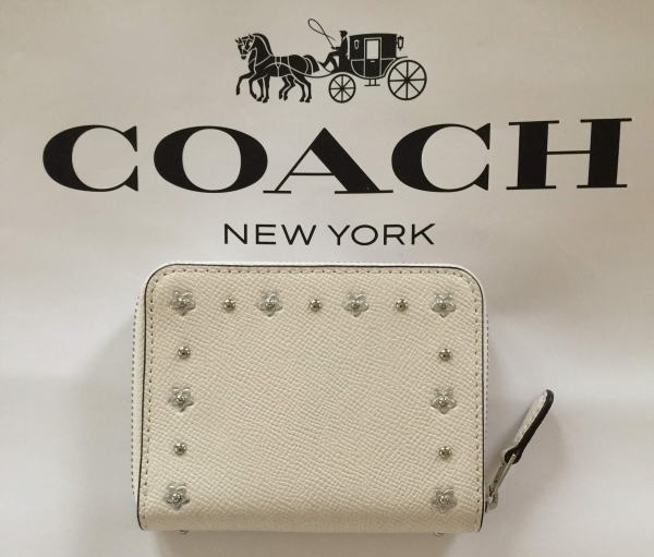 楽天市場 コーチ Coach 財布 フローラル リベッツ スモール ジップアラウンド レディース財布 ミニ財布 オフホワイト 白 F39125 即発送 達人のギフト屋さん