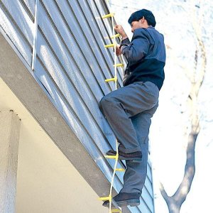 【メーカー直送　個人宅・代引不可】八ツ矢工業(YATSUYA) アルミ縄ばしご 25m 幅340ｍｍ　耐荷重160kg　120494　【受注生産品】｜激安工具のタツマックスメガ 83,870円