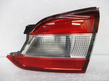 【STI-スバル】【代引き不可】84912VA071(旧品番：84912VA070) レヴォーグ/LEVORG(VM4/VMG)用リアフィニッシャー/レンズ＆ボディ/右側のみ