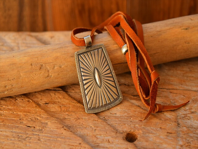 CALVIN MARTINEZ ペンダントヘッド/ インディアンジュエリー Navajo Calvin Martinez Kingman Turquoise Naja Pendant - 練馬