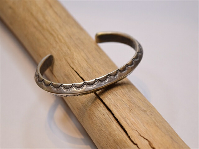 Indian Jewelry  ブルースモーガン　　　シルバーバングル　① □インディアンジュエリー（ナバホ族）BRUCE MORGANE：ブルース