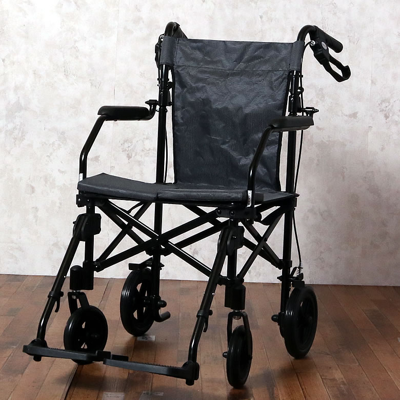 【楽天市場】車椅子 軽量 折り畳み コンパクト アルミ超軽量 ノーパンク 折りたたみ介助式 カルらくバギー2 （座幅 介護用品 車イス 軽量 車いす 老人 高齢者)：TCマート シニアファッション
