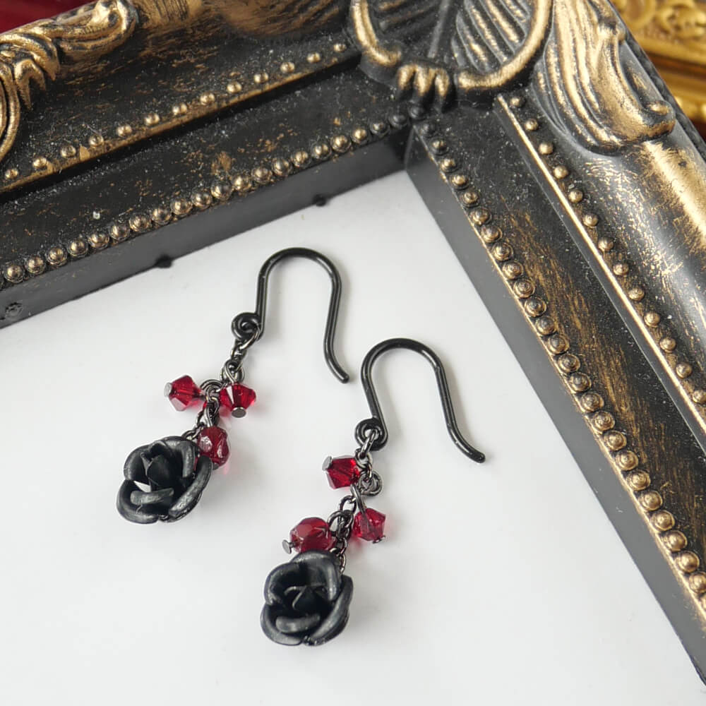 青薔薇とパールピアス ff9bad9526d89bf4630362eaec8ea4