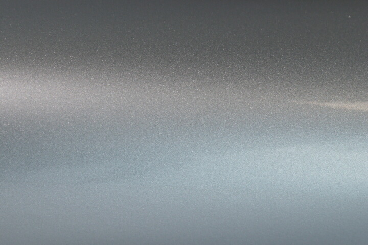 イタリアFedrigoni社製カーラッピングフィルム F-Wrap Ultimate 1102 Metallic Silver Gloss Slide \u0026 Tack（1.52mx25m)。 （\u003d３M、Avery、Oracal、HEXIS)