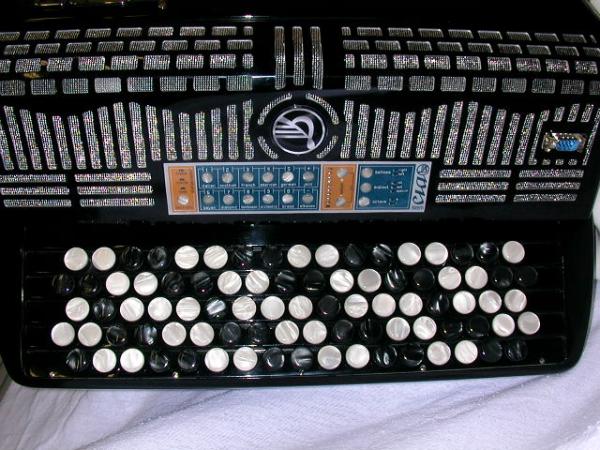 イタリア製 MIDI アコーディオン (楽器) SEM CIAO Button (リード無し、MIDIアコーディオン)|テクノプロモーション