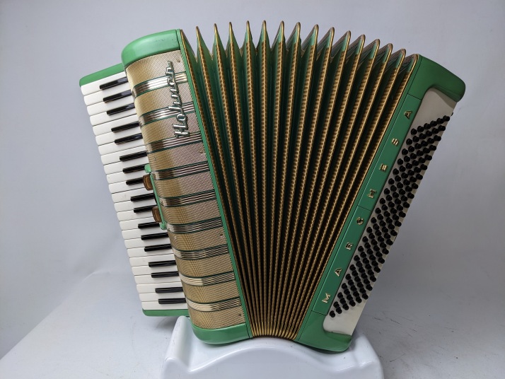 ドイツ Hohner 社製 アコーディオン Model Marchesa（中古）｜テクノプロモーション