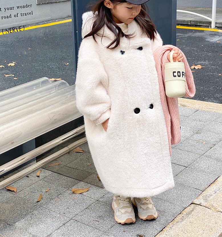 ファーコート　女の子 もこもこコート ママコート　お親子で 韓国子供服 ふわふわ もこもこ 110　120 130 140 150 160 上着 キッズ服 冬服 アウター 韓国風 カジュアルコート ロングコート お出かけ 雪遊び 柔らかい ナチュラル系 かわいい 寒さ対策 防寒コート 保温｜OKFURNITURE