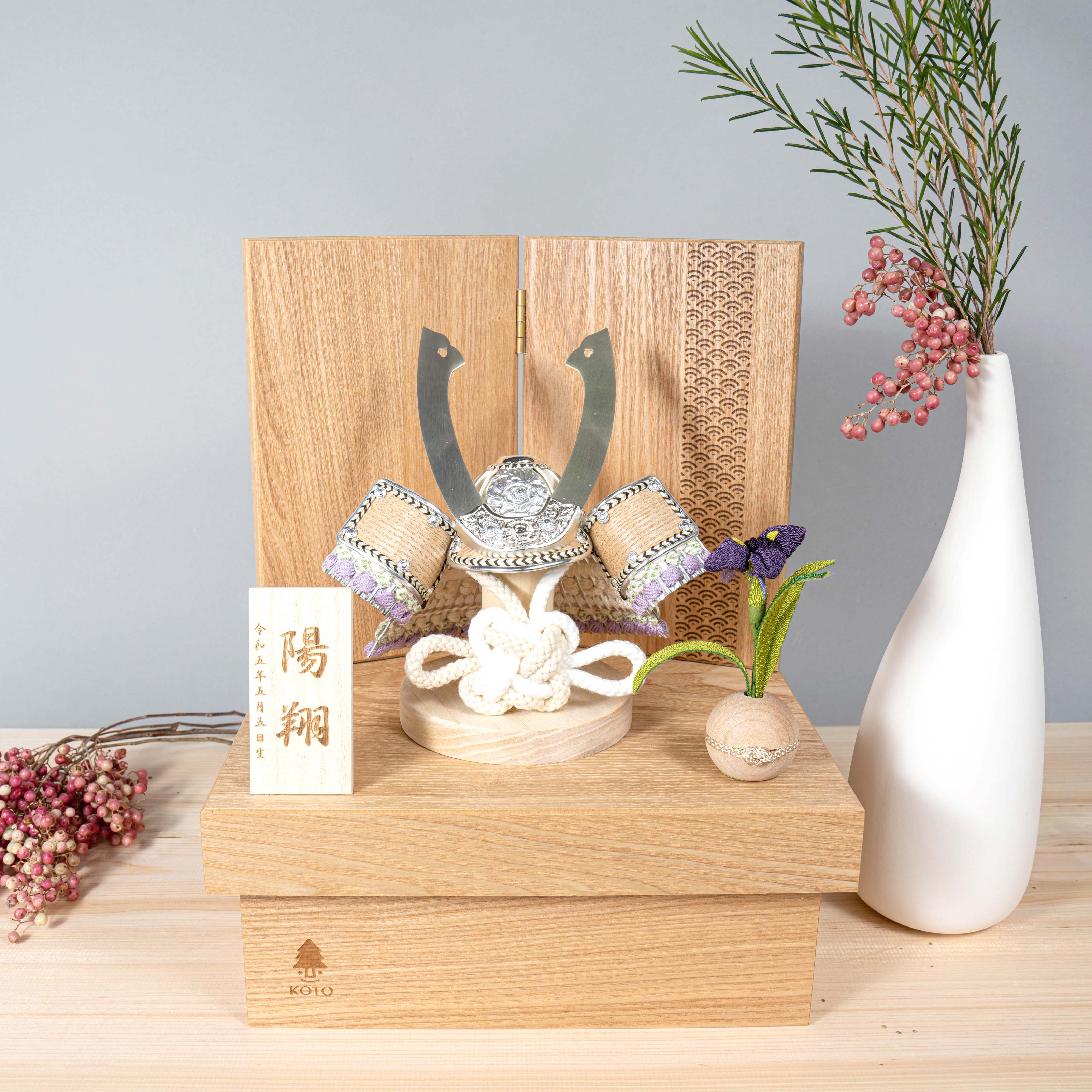 楽天市場 5月人形 おしゃれ 0530 かわいい シンプル コンパクト 五月人形兜 てづくり 五月人形木製 モダン ことのオリジナル兜 そら 収納箱 てづくり工房 木都