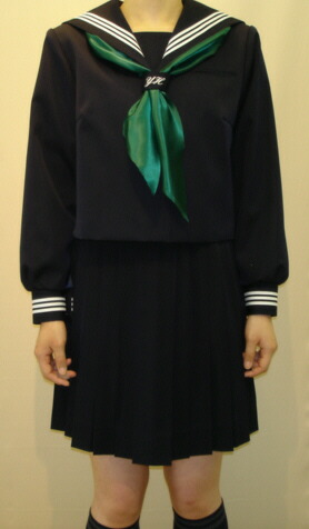 W27BIG紺セーラー服 BIGサイズネクタイ通しシシュー入り
