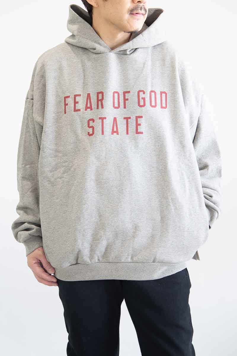 送料無料 トップス FEAR OF GOD FOG ESSENTIALS フィアオブゴッド エッセンシャルズ 24FW STATE LOGO SWEAT HOODIE / ダークヘザーグレー  返品交換不可