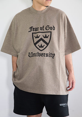 送料無料 トップス FEAR OF GOD FOG ESSENTIALS フィアオブゴッド エッセンシャルズ 25SS UNIVERSITY HEAVY WEIGHT SS TEE / ホームステッドグレイ 返品交換不可