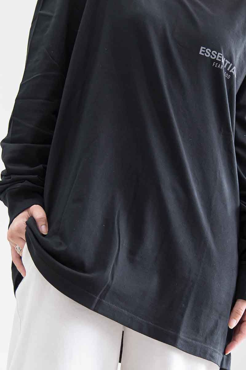 送料無料 トップス FEAR OF GOD FOG ESSENTIALS フィアオブゴッド エッセンシャルズ ONE POINT L/S TEE / ブラック 返品交換不可