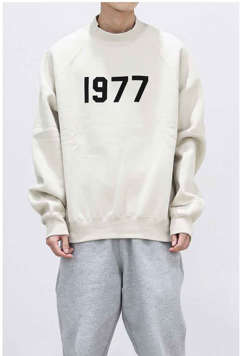 送料無料 トップス FEAR OF GOD FOG ESSENTIALS フィアオブゴッド エッセンシャルズ 1977 CREW SWEAT / ウィート 返品交換不可