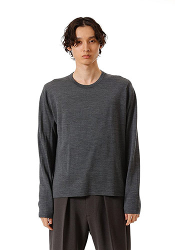 送料無料 トップス ATTACHMENT アタッチメント × JOHN SMEDLEY MERINO EXTRAFINE WELTED CREW NECK L/S / ダークグレー