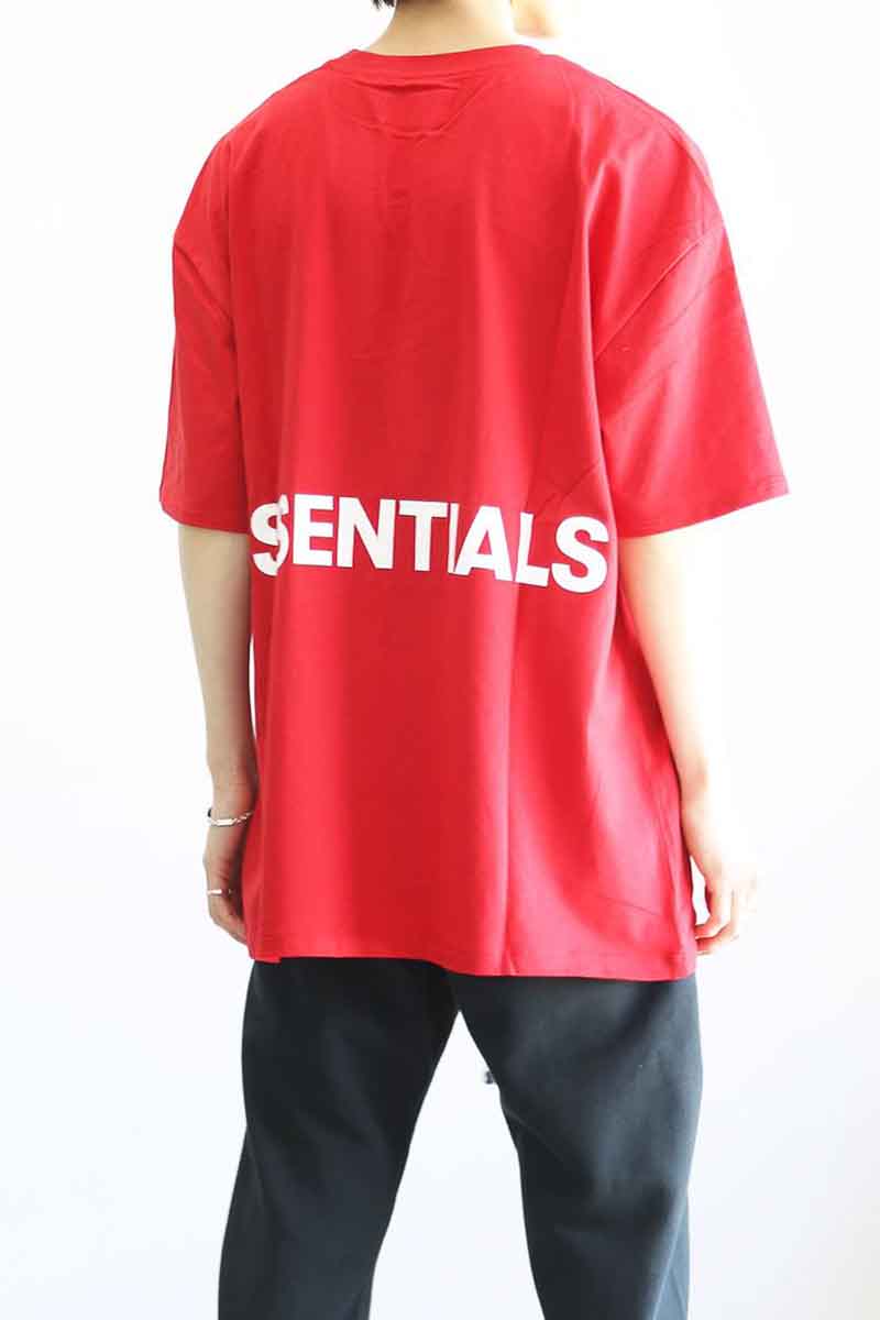 セール商品 30%OFF トップス FEAR OF GOD FOG ESSENTIALS フィアオブゴッド エッセンシャルズ BACK LOGO S/S TEE / レッド 返品交換不可