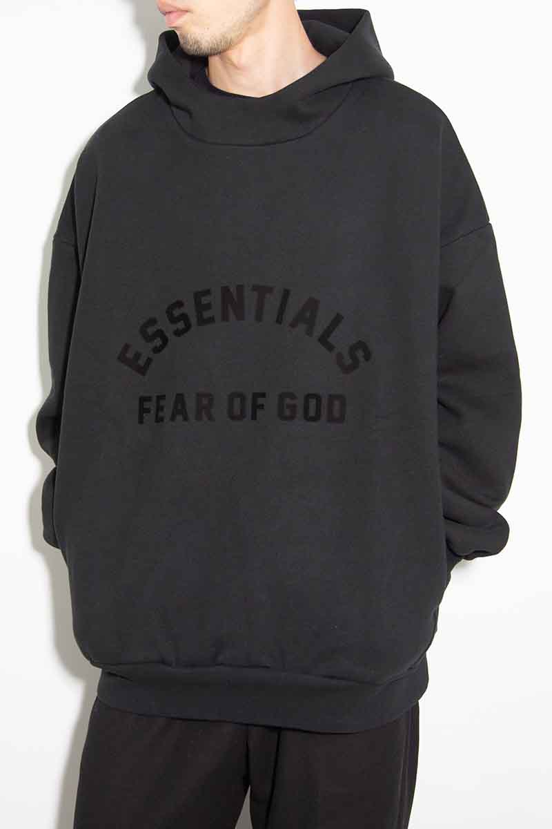 送料無料 トップス FEAR OF GOD FOG ESSENTIALS フィアオブゴッド エッセンシャルズ 23SS THE BLACK COLLECTION SWEAT HOODIE / ブラック 返品交換不可
