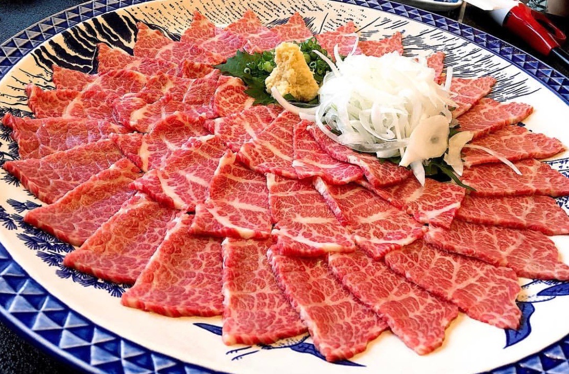 特選馬刺し　上霜降り500ｇ　※醤油10P付　［送料込］