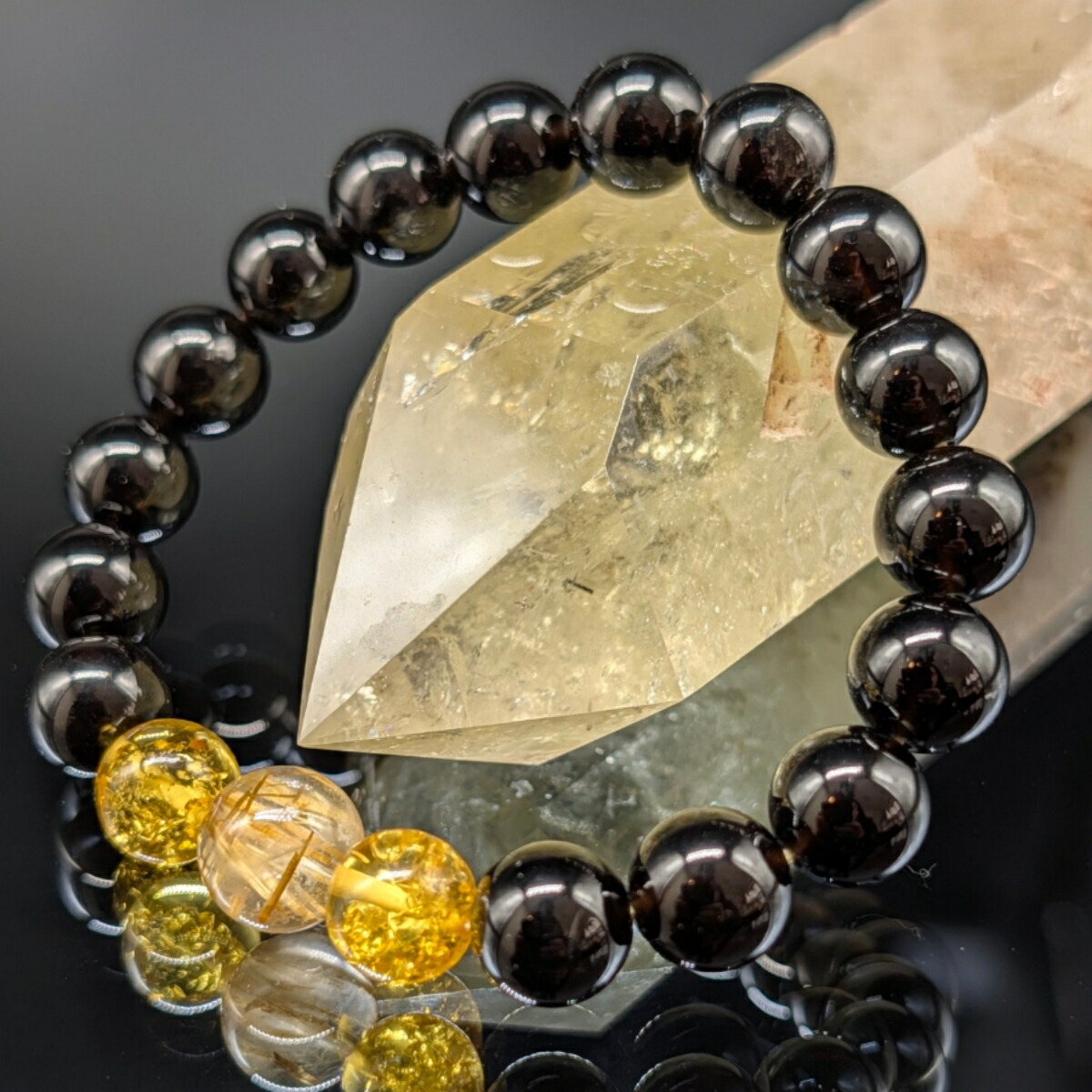 【10％OFFクーポン券別れ別れ中】力強さ石ころ ルチルクォーツ モリオン 黄金色 黒石英 黄金色 10粍 3連 腕輪 天然石 厄除け 夫婦別れ 金運 財運 願望すること具体化 思わしい 仕合わせ メンズ レディース ユニ一発やる