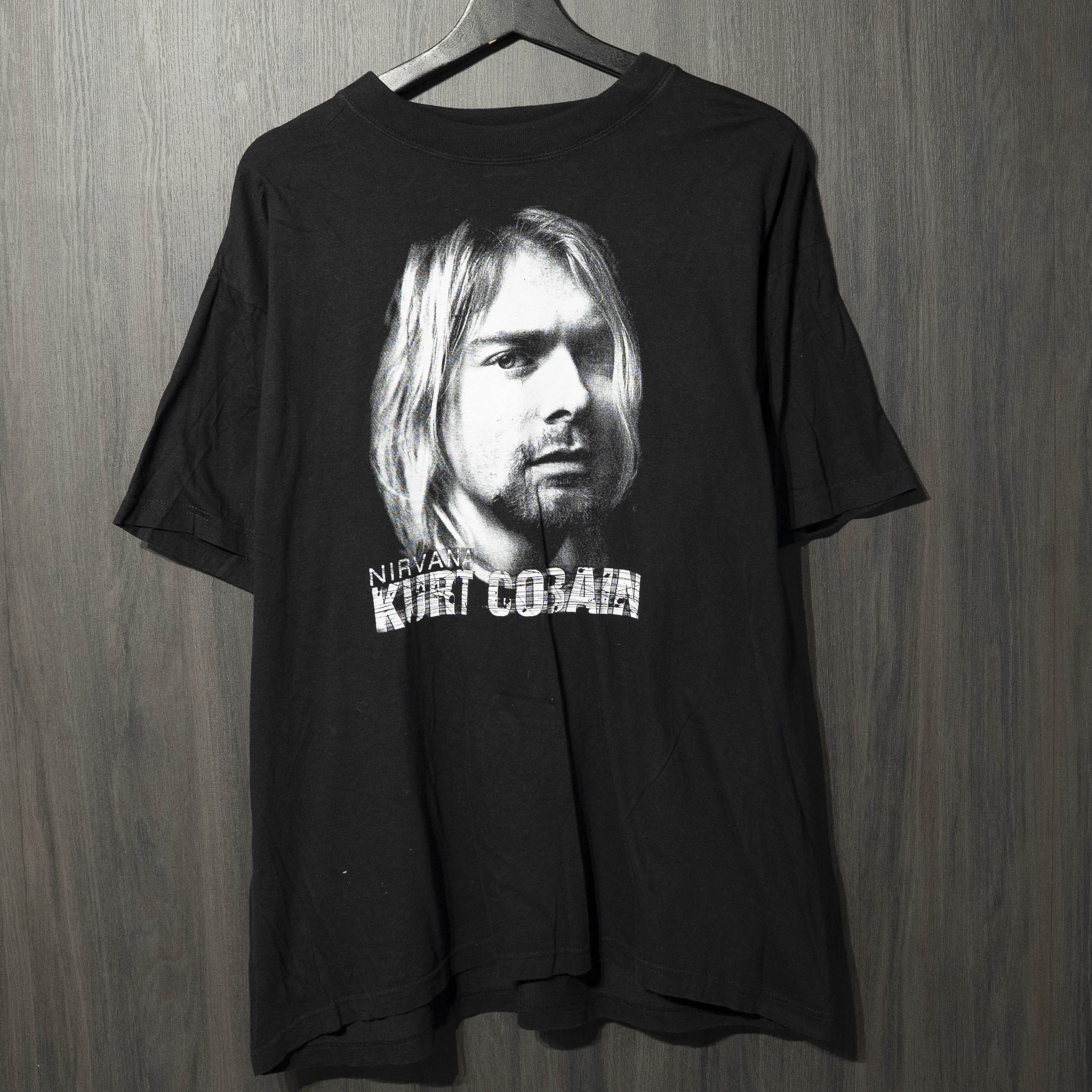 ⭐︎レア　NIRVANA COBAIN Tシャツ 黒　サイズS程度⭐︎ 2308657028.jpg?1719887517