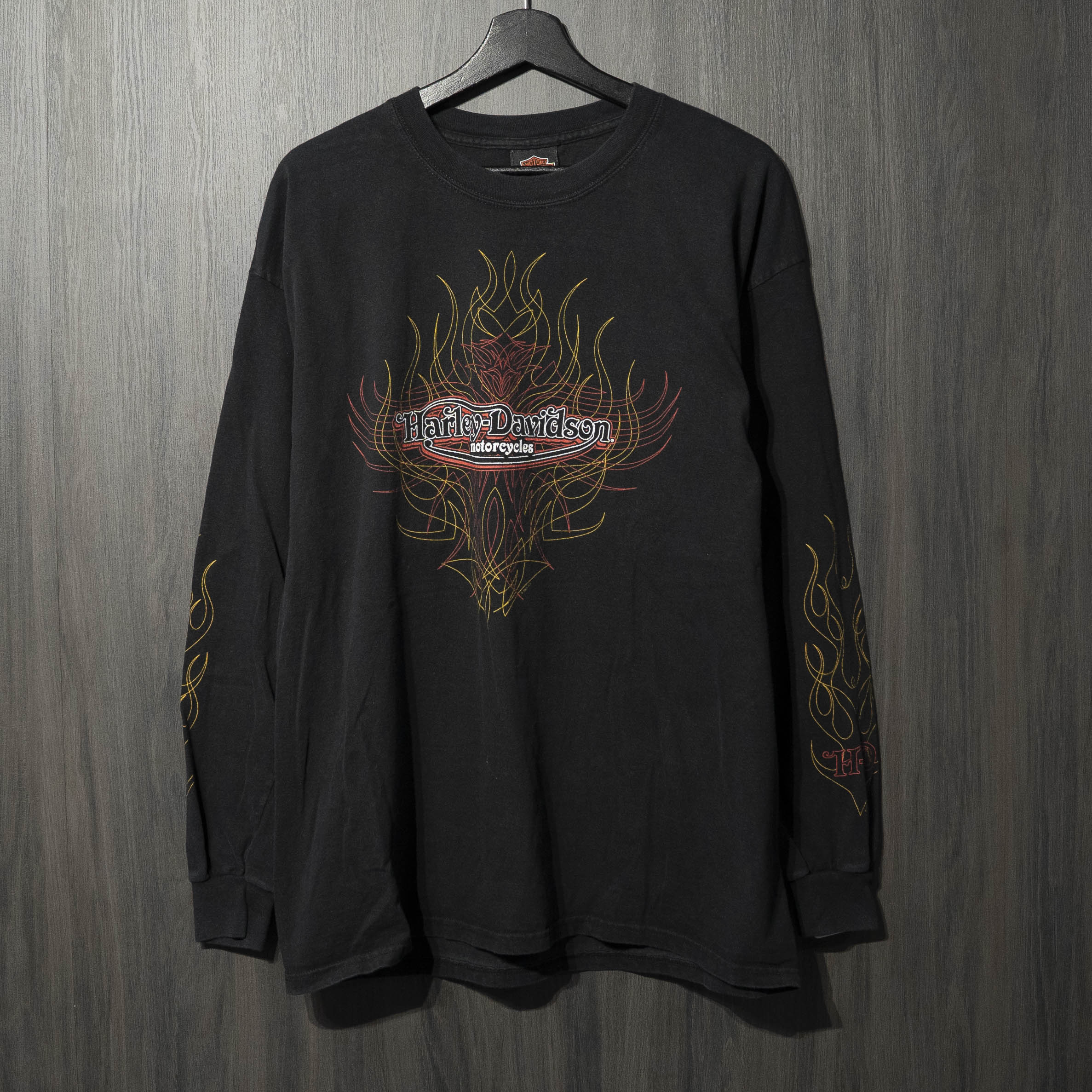 00s VINTAGE TEE Harley Davidson \" Wisconsin L/S Black/Red \"" 固定ディスク XL ハーレーダビッドソン 長袖 プルオーバー 黒いこと"