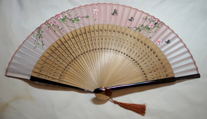 進撃の巨人 扇子 全4種 コンプリート 楽天市場】シルク扇子 新撰組 桜斬 黒 7.5寸 高級シルク扇子