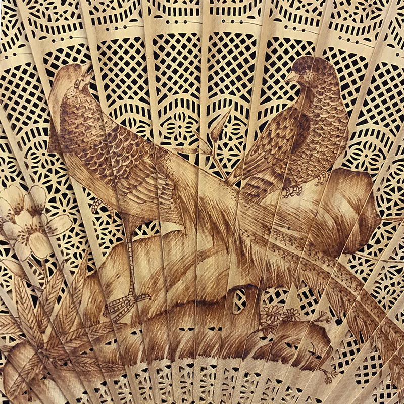 高級白檀扇子 透かし彫り金鶏鳥手描焼絵 Iwa01 septicin Com