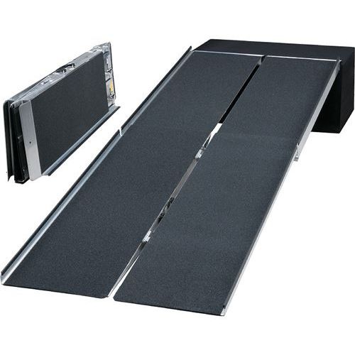 ポータブルスロープ アルミ4折式タイプ(PVWシリーズ)/【PVW240 長さ244cm】×1組/業務用/新品/送料無料
