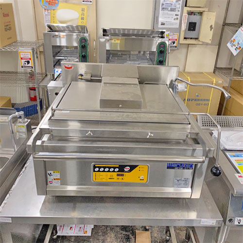 【実業界最長1年引き受ける】【中古】明かり多目的焼物器 マルゼン MEGM-077B 幅700×奥ふかさ700×高さ300 三相200V 【貨物輸送別途積もり書き】【御役目用】【飲食店 バス発着場 御厨子所計器 グリラー 焼物器 御役目用グリラー 御役目用焼物器】