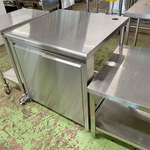 【中古】戸付き架台 三方枠 幅800×奥行750×高さ840 【送料別途見積】【業務用】【飲食店 店舗 厨房機器 作業台 業務用作業台】 14,370円