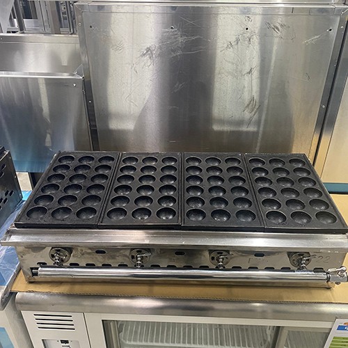 【実業家最長1年引きうける】【中古】たこ焼き器 18穴一皿4枚 TS-184H 幅800×奥ふかさ395×高さ200 LPG(プロパンガス) 【貨物輸送別途積もり書き】【御勤め用】【飲食店 バス発着場 勝手もと備品 風変わり焼物器 御勤め用風変わり焼物器】