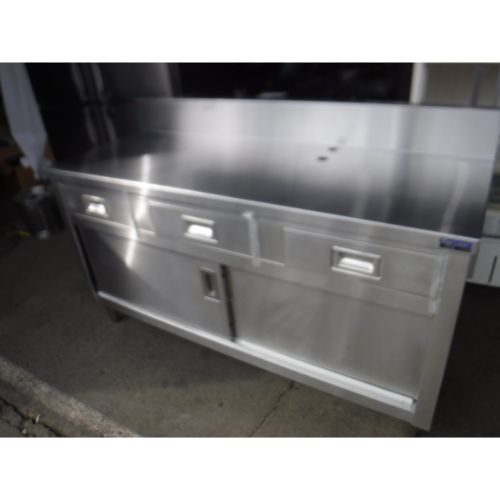 【中古】膳立て台 抽き出し付き添い人 穴あき BGあり マルゼン 幅1500×奥ぶかさ600×高さ800 【貨物輸送別途積もり書き】【お役目用】【飲食店 バス発着場 勝手もと設備 膳立て台 お役目用膳立て台】