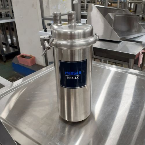 【中古】浄水器 メイスイ NFX-LC 幅150×奥行130×高さ305 【送料別途見積】【業務用】【飲食店 店舗 厨房機器 浄水器・軟水器 業務用浄水器 業務用軟水器】