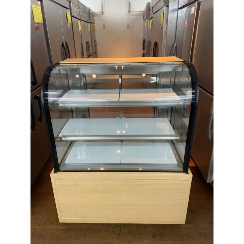 【実業家最長1年引きうける】【中古】西洋菓子陳列棚 大和冷機 KA301B3 幅900×奥ふかさ600×高さ1150 【貨物輸送別途積もり書き】【御勤め用】【飲食店 バス発着場 勝手もと備品 冷蔵陳列棚 御勤め用冷蔵陳列棚】