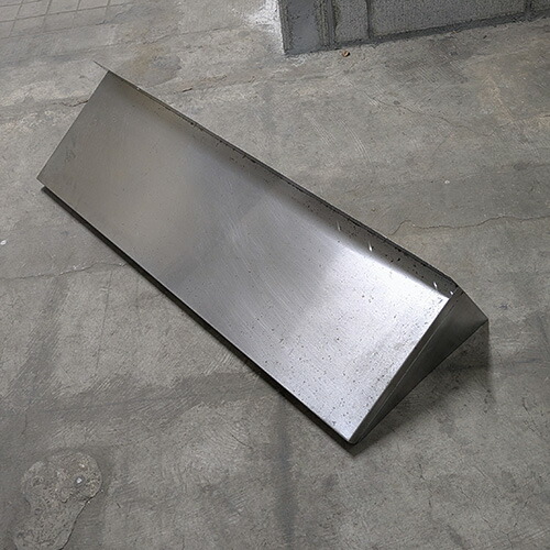 【中古】平棚 背板付き添い人 幅1000×奥ぶかさ300×高さ250 【貨物輸送別途積もり書き】【お役目用】【飲食店 バス発着場 勝手もと設備 平棚 上棚 お役目用平棚 お役目用上棚】